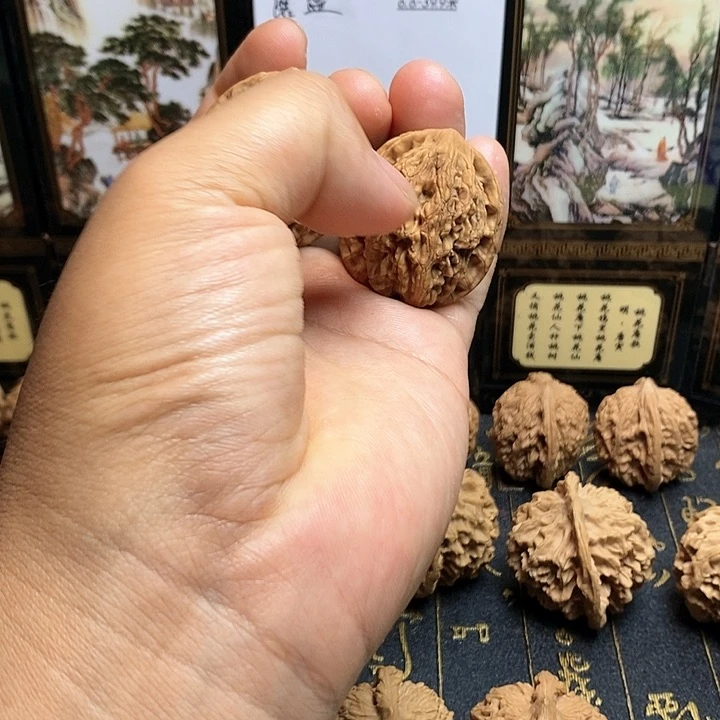 文玩核桃把件虎头
