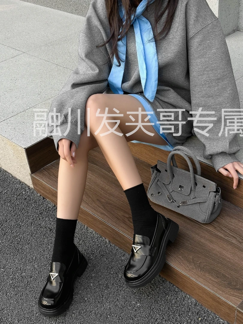 （律动）2025新款厚底一脚蹬复古小皮鞋三角标英伦风乐福鞋9110-1