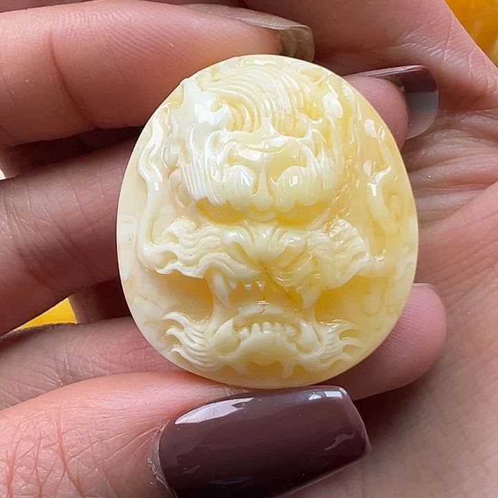 蜜蜡未镶嵌珠宝奇石