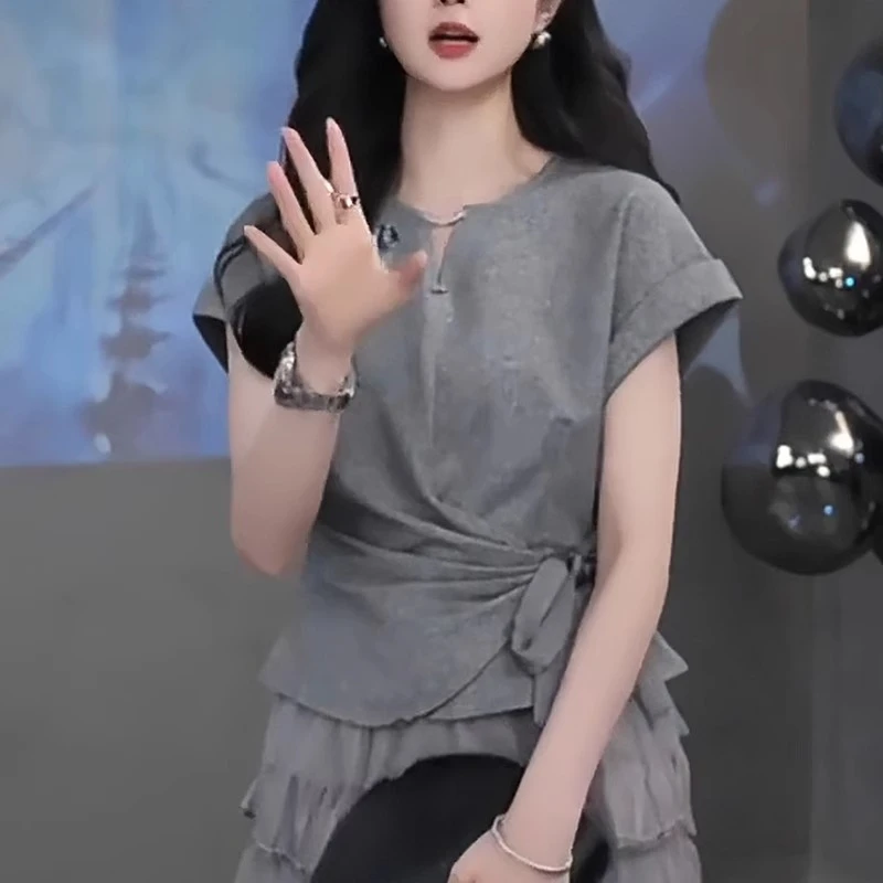 v领灰色t恤女2025夏季新款修身时尚显瘦洋气收腰别致短袖气质上衣