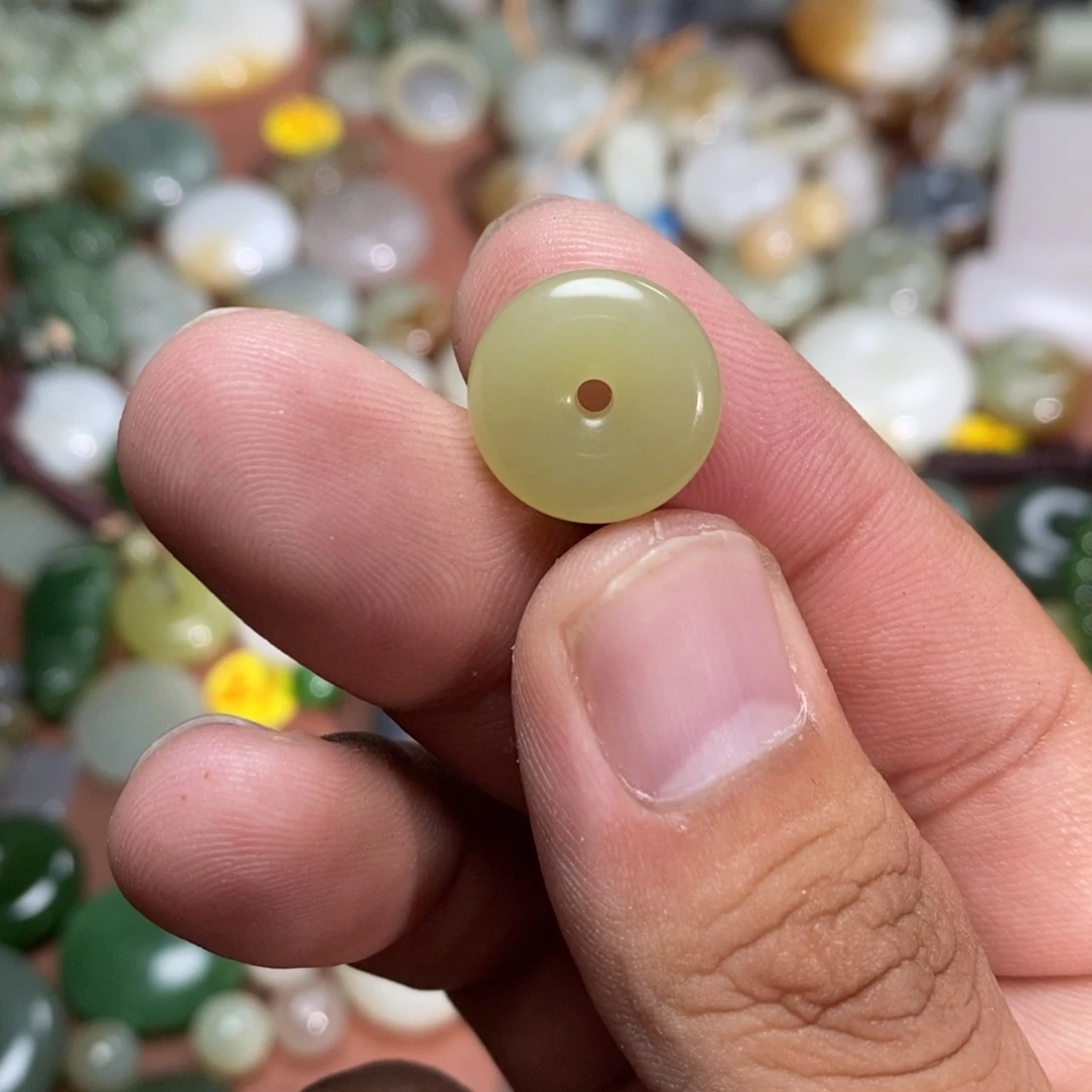 和田玉未镶嵌吊坠(不含链)浮****