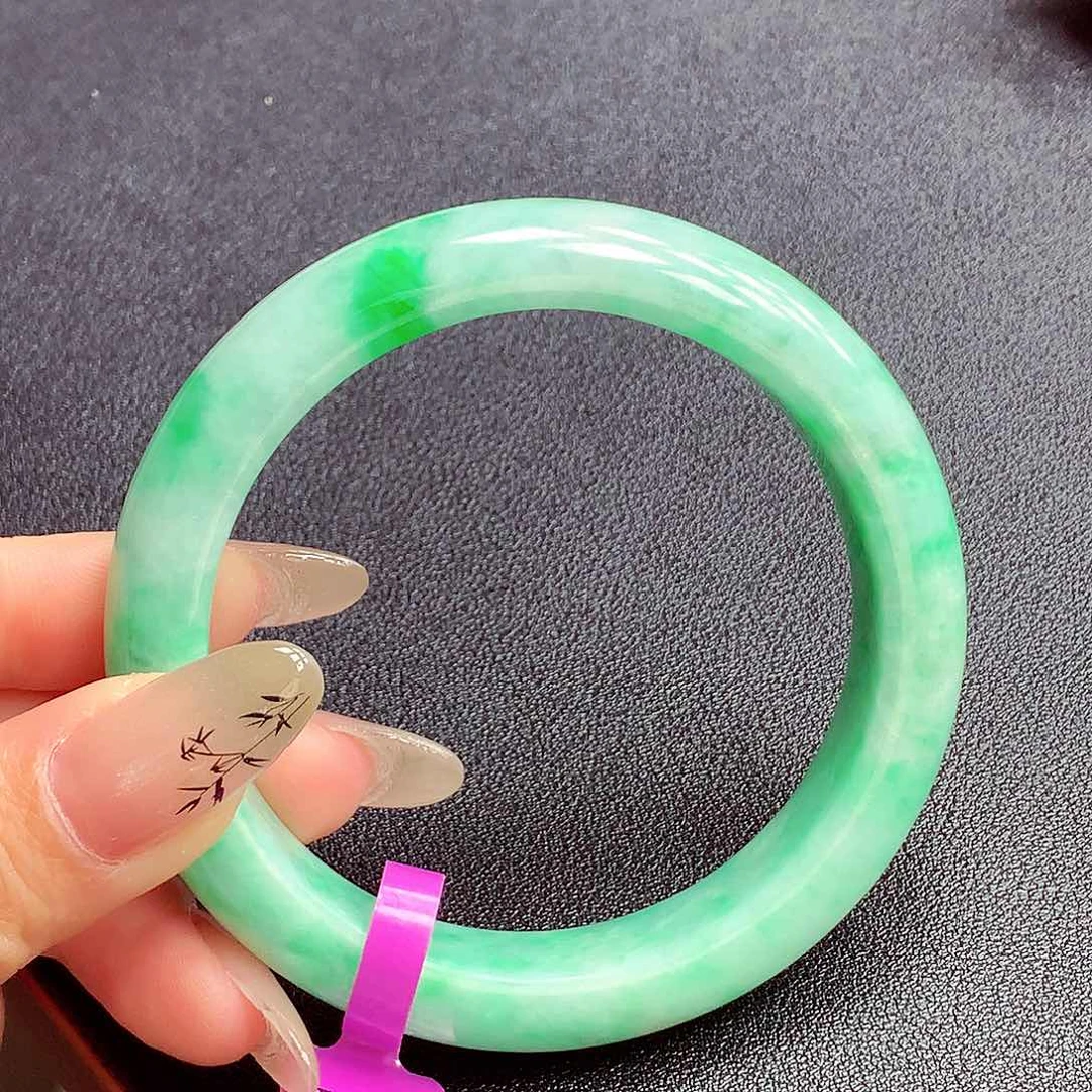 翡翠手镯未镶嵌缅甸翡翠