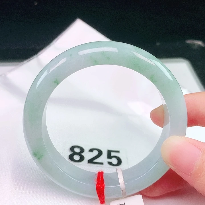 翡翠未镶嵌手镯（圆镯）翡翠手镯