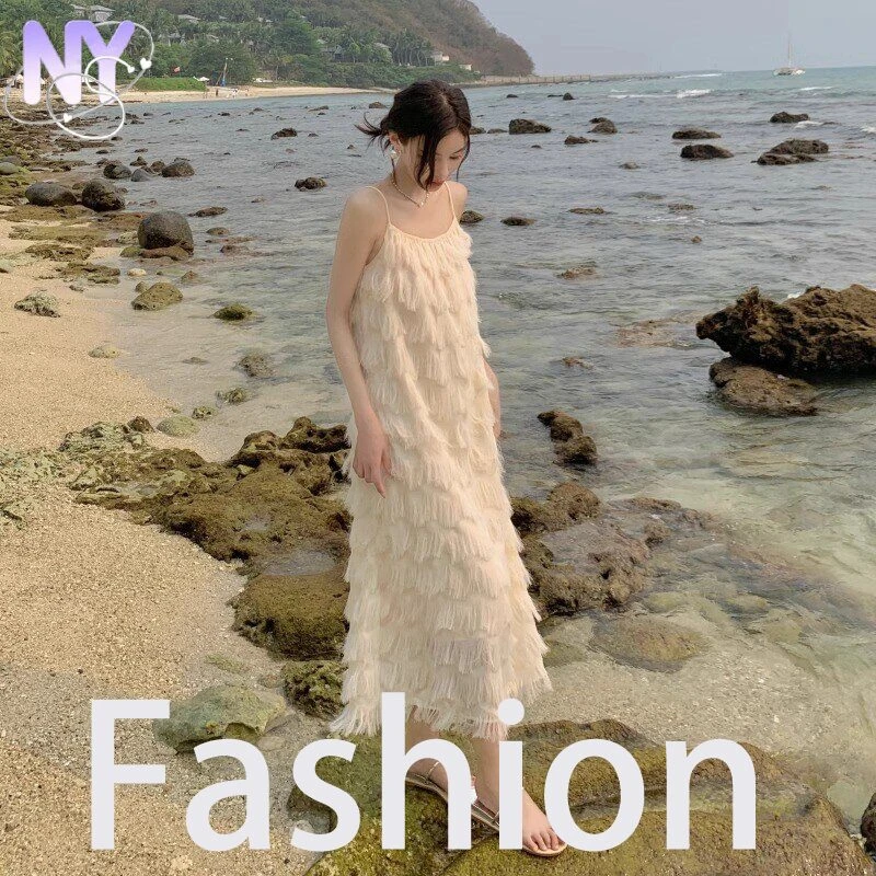 【轻奢甄选】波西米亚流白色吊带连衣裙女夏季法式海边度假沙滩流苏