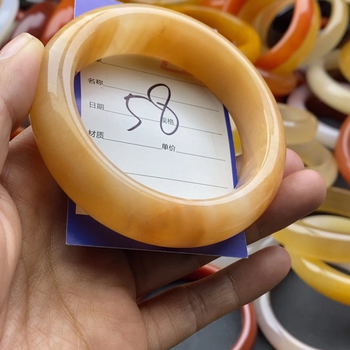 未镶嵌手镯石英质玉