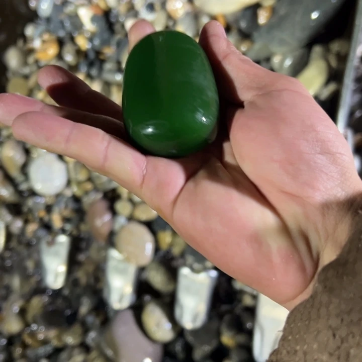 和田玉（糖玉）未镶嵌珠宝奇石