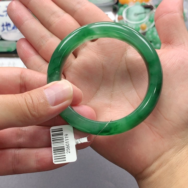 石英质玉未镶嵌手镯青青60-多人