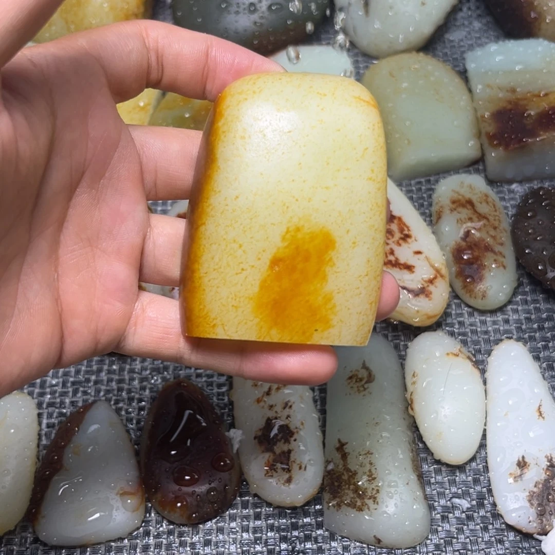 未镶嵌和田玉定制和田玉辉*