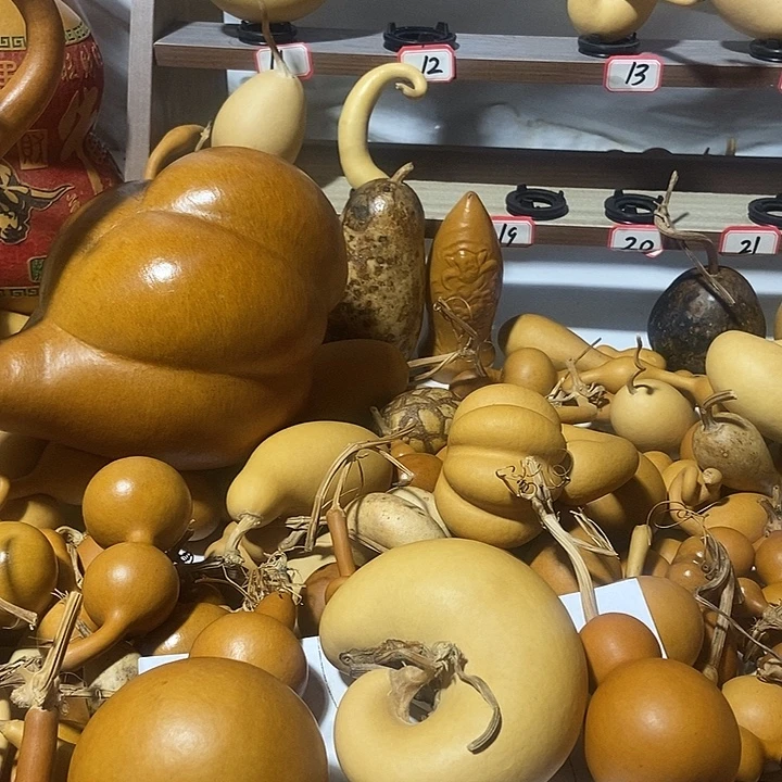 贾***样有机玻璃直播间里的拍品链接