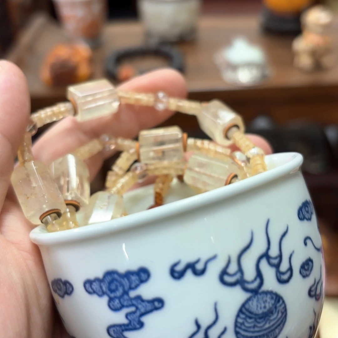 雕刻精美而精致精美