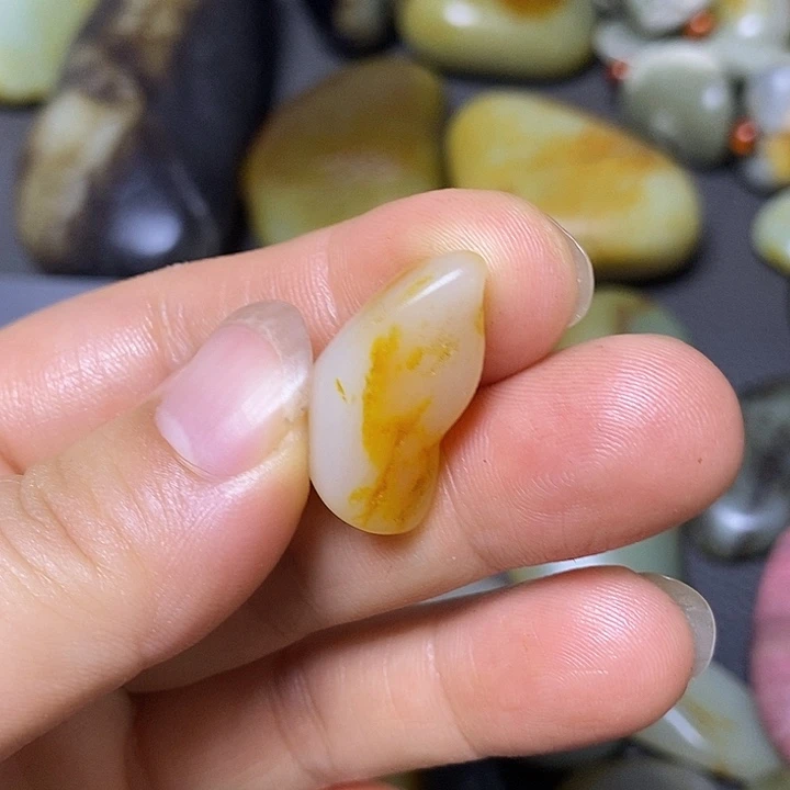 未镶嵌和田玉（糖玉）挂件