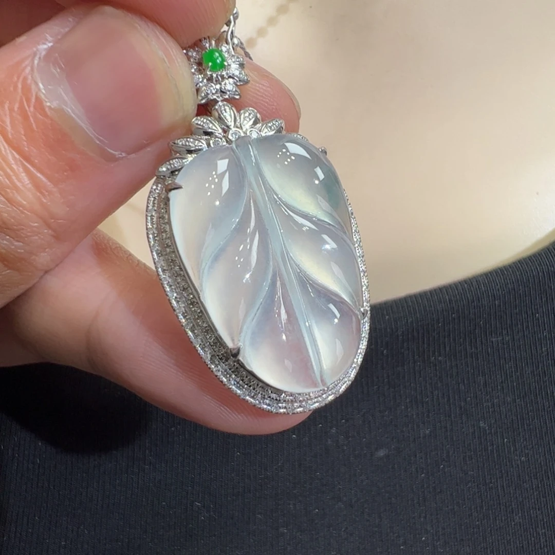 翡翠吊坠(不含链)18K金镶嵌