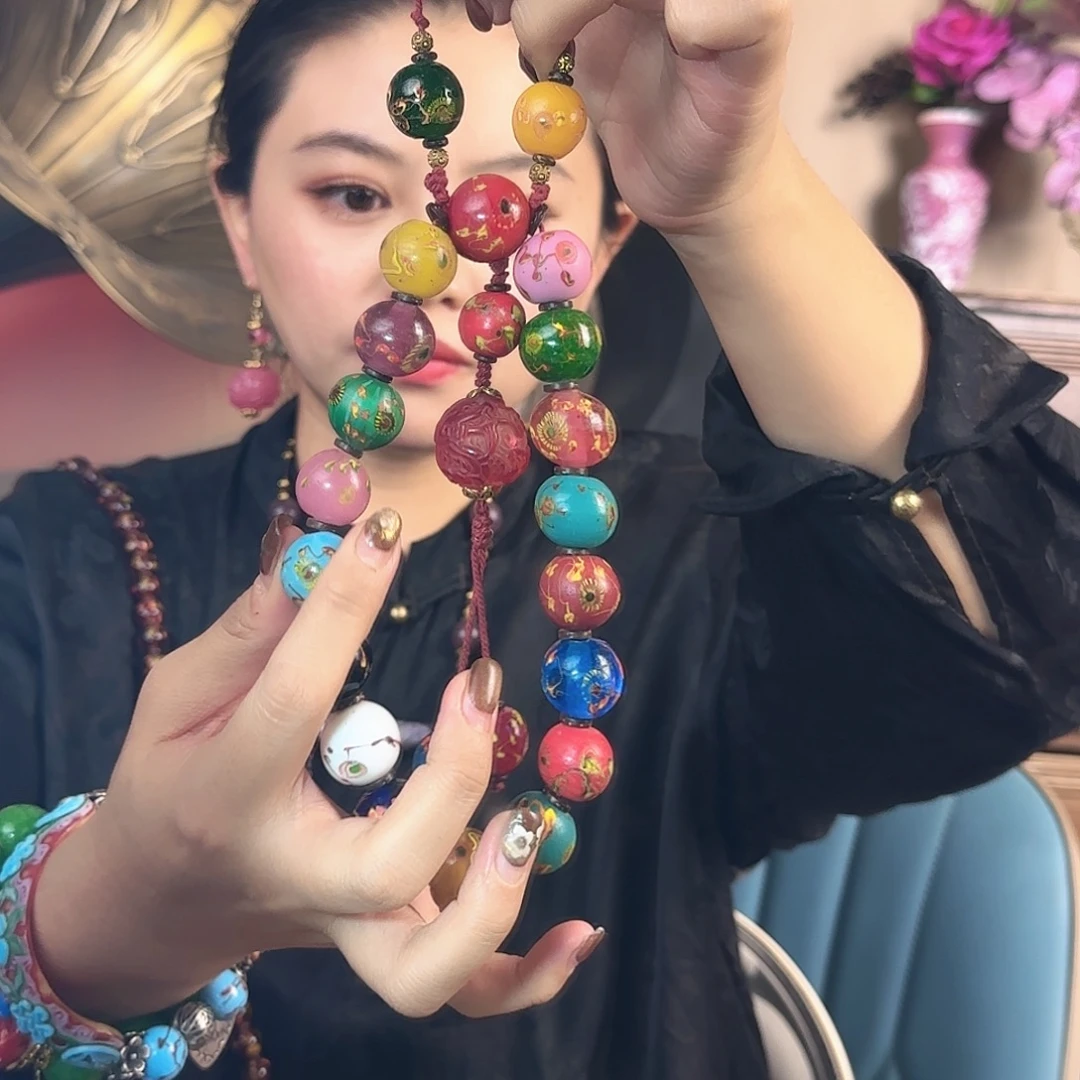 C***c琉璃配饰老琉璃的故事是一个人的