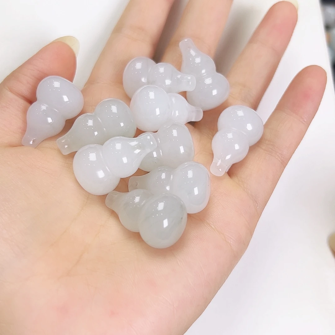 颈饰未镶嵌石英质玉葫芦多样性发其一