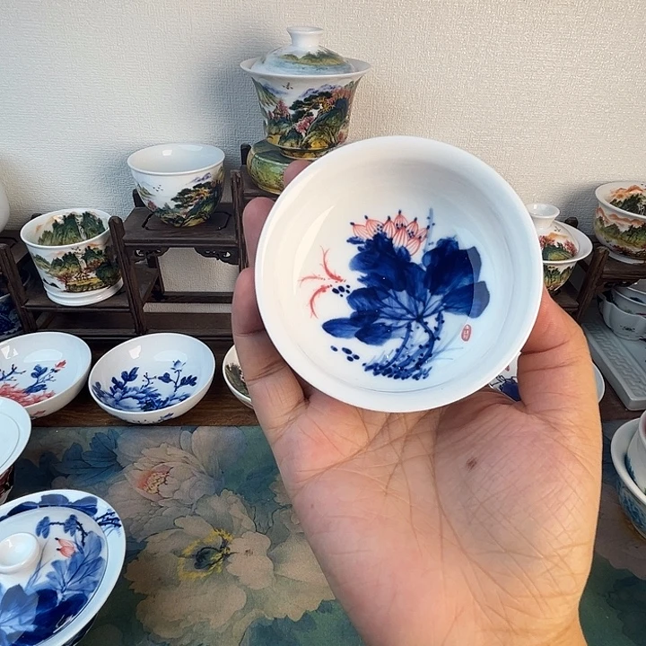 忠意堂釉下彩荷花鱼