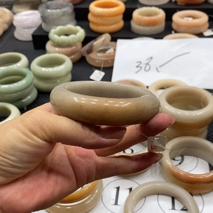 石英质玉（佘太翠）手镯未镶嵌提*西