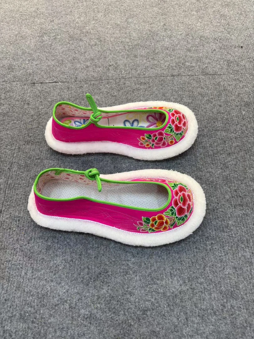 民族风广南扣花圆口毛边布底女鞋