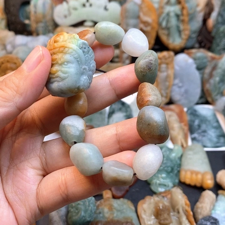 定制翡翠未镶嵌飞特色