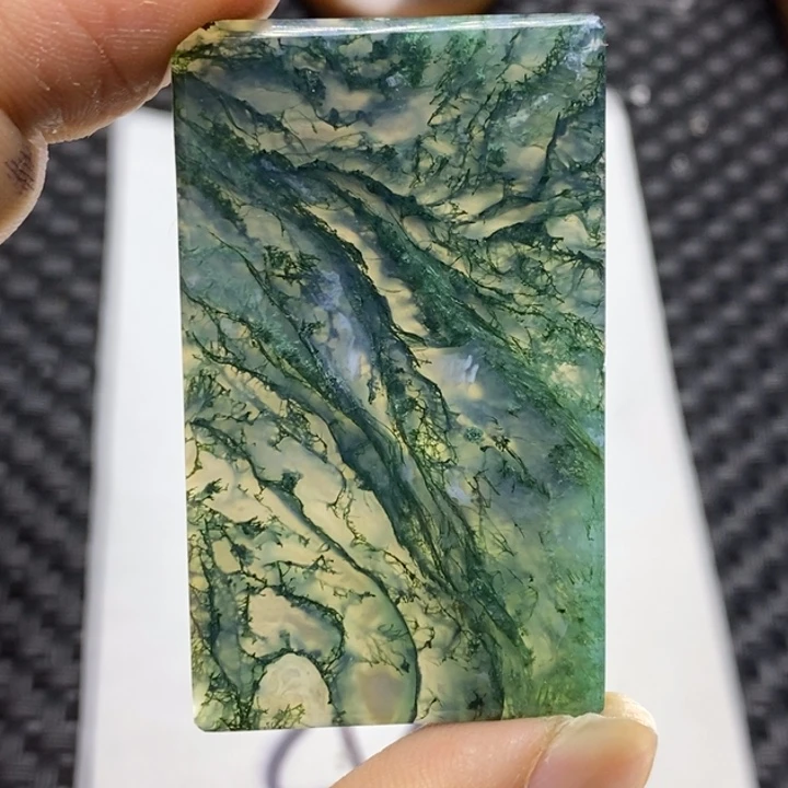 玛瑙/玉髓颈饰未镶嵌让***步