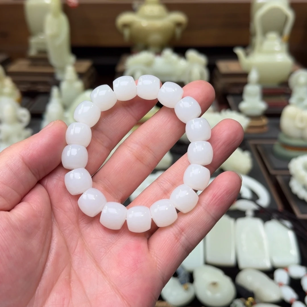 【闪购商品】和田玉挂件未镶嵌似**情