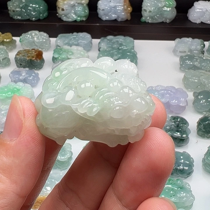 颈饰未镶嵌翡翠貔貅