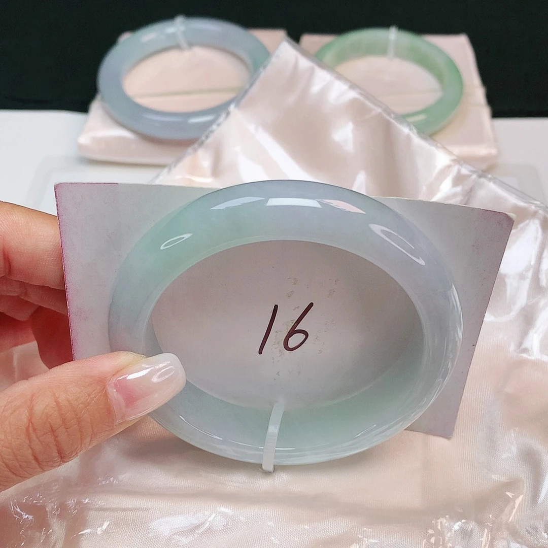 翡翠未镶嵌手镯 正圈57+