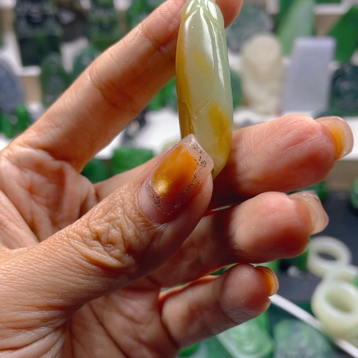 和田玉未镶嵌珠宝半成品