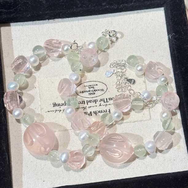 SG2434-［青提玫瑰兔兔］粉水晶葡萄石珍珠手链均有色差瑕多样性发