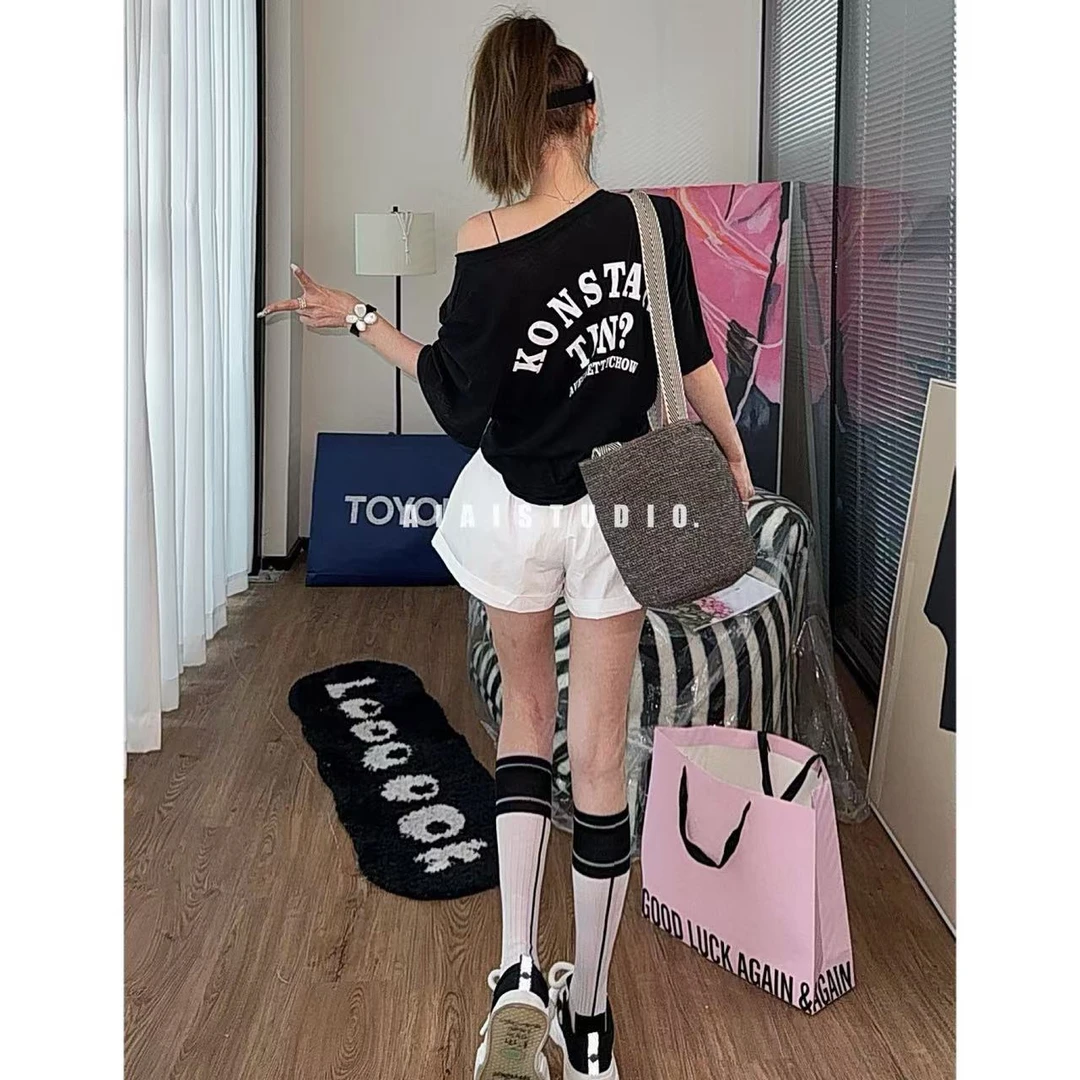 AIAI【超爱慵懒】韩代V领后背字母垫肩棉T/高腰松紧标签大版短裤女