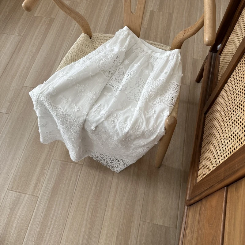 7月中旬 断码不退换！立体刺绣花朵蕾丝裙(有内衬棉）