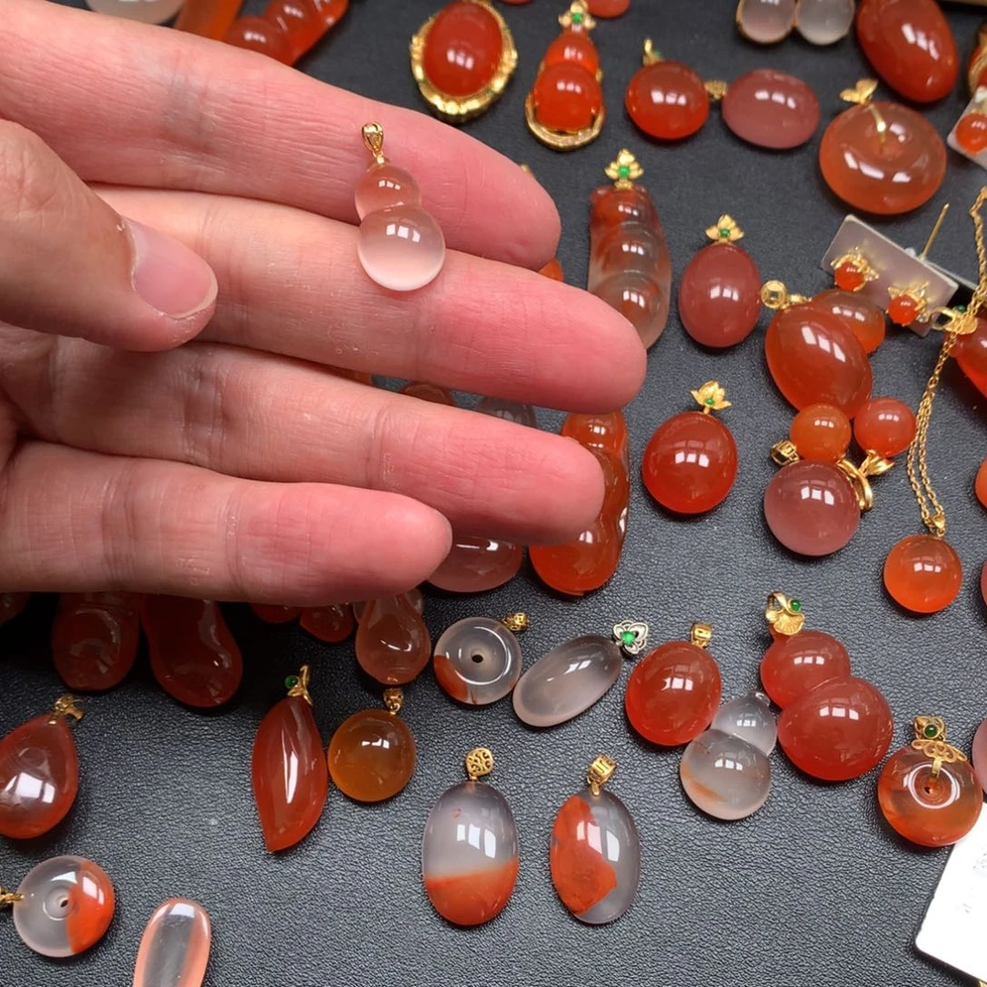 南红玛瑙未镶嵌颈饰