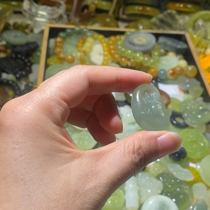 蛇纹石玉合金颈饰