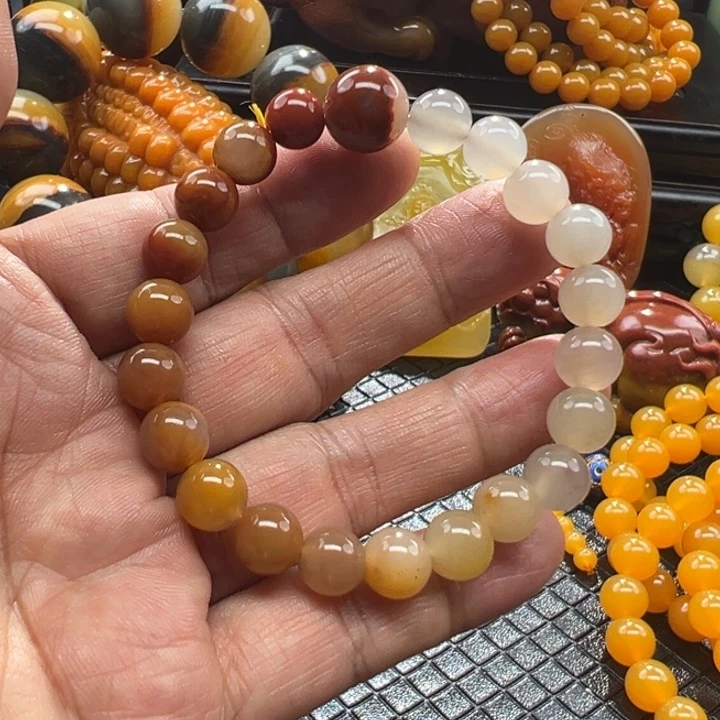 石英质玉未镶嵌颈饰