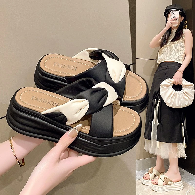 踩屎感增高厚底凉拖鞋女外穿2025新款防滑休闲度假一字拖沙滩凉鞋