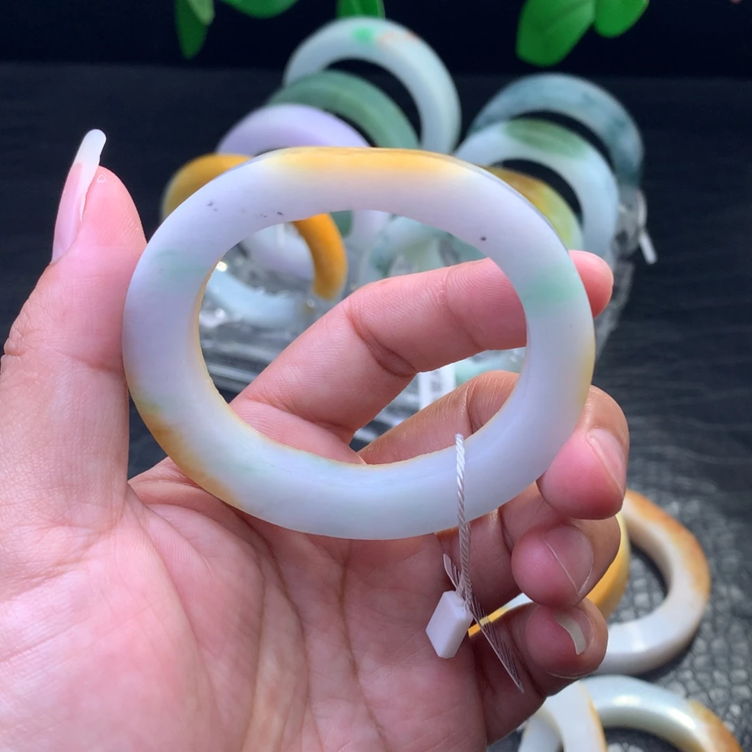 定制翡翠未镶嵌手镯