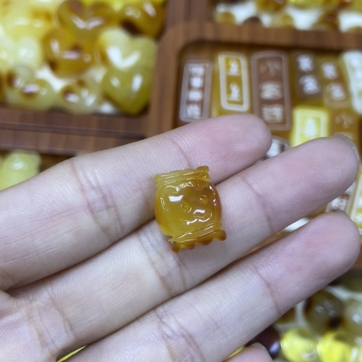 吊坠橄榄核糖果37