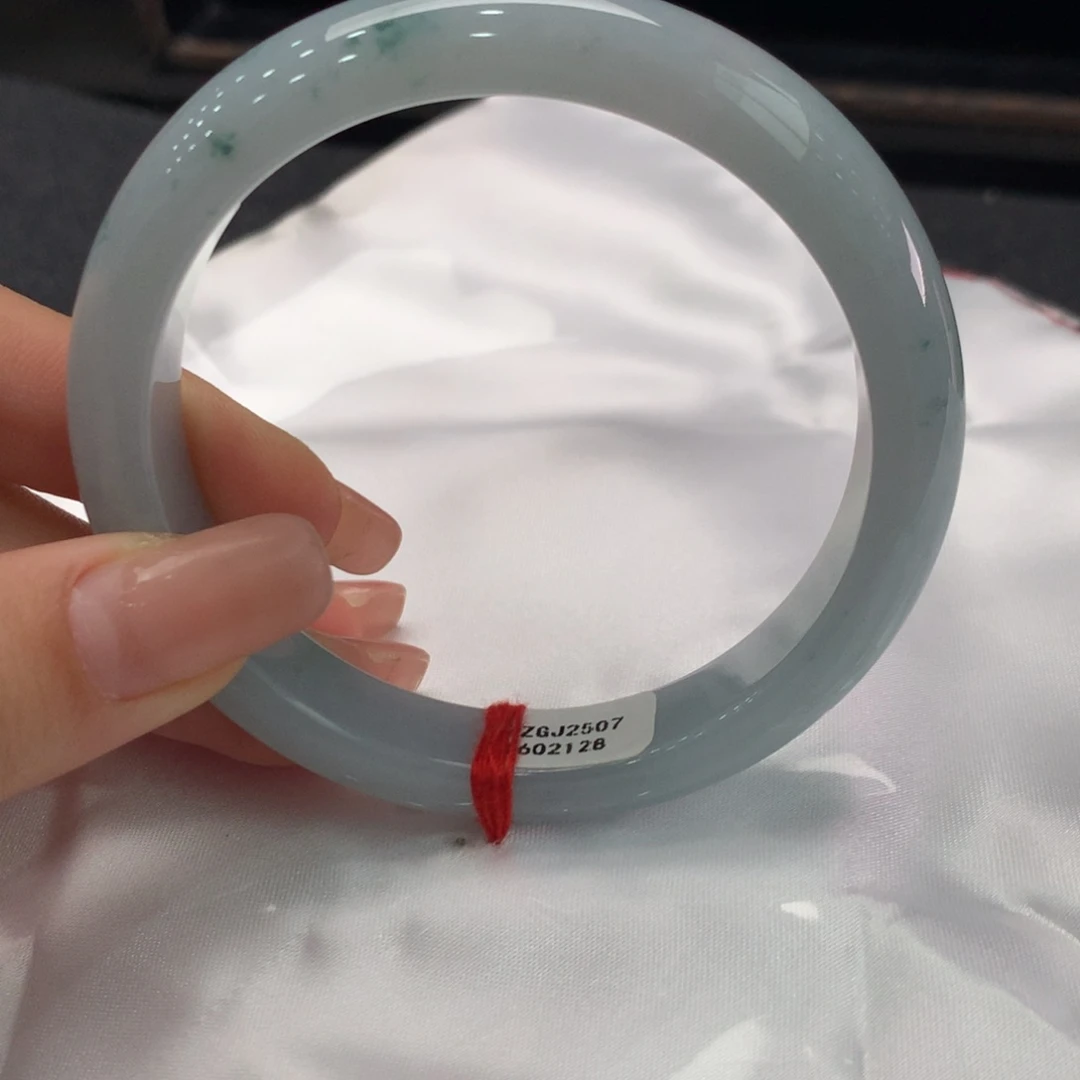 翡翠未镶嵌手镯缅甸A货翡翠 种水飘蓝花56 57