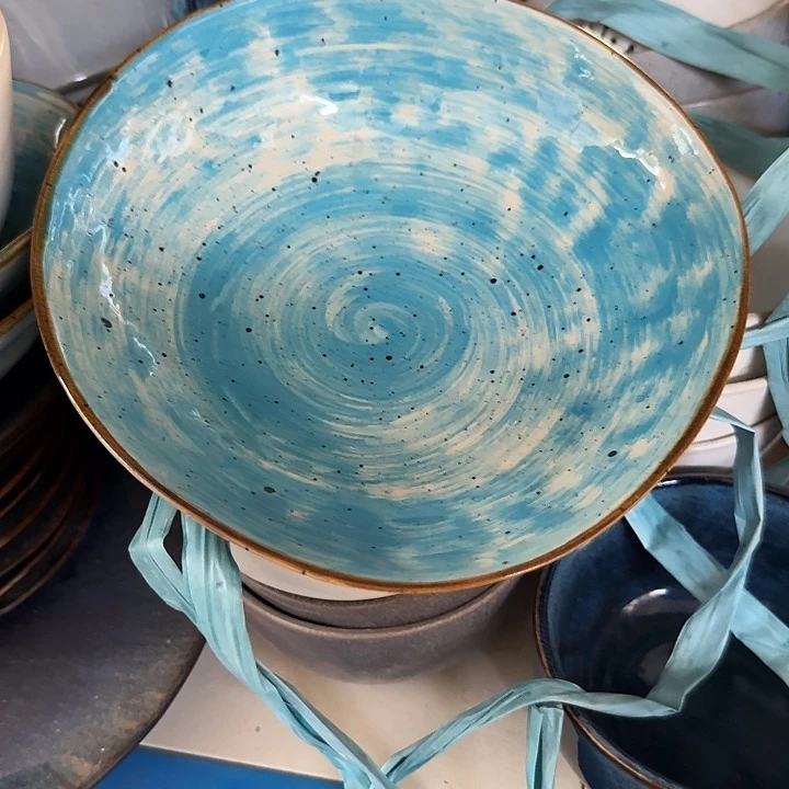 搪瓷蓝色异形碗一个装