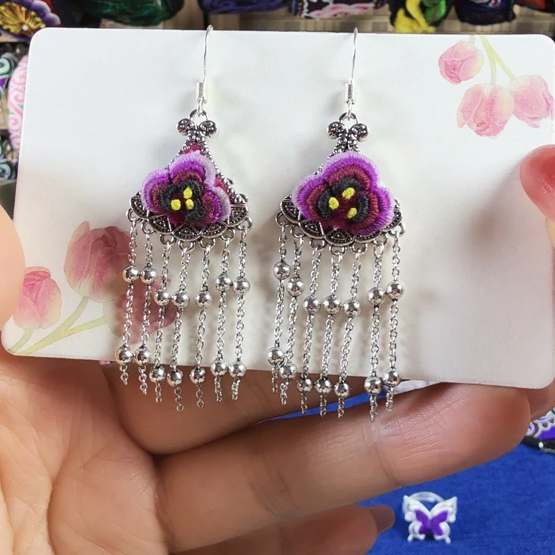 传承非遗刺绣饰品20