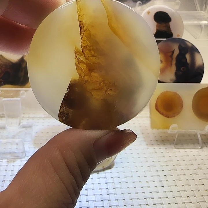 玛瑙/玉髓未镶嵌珠宝奇石