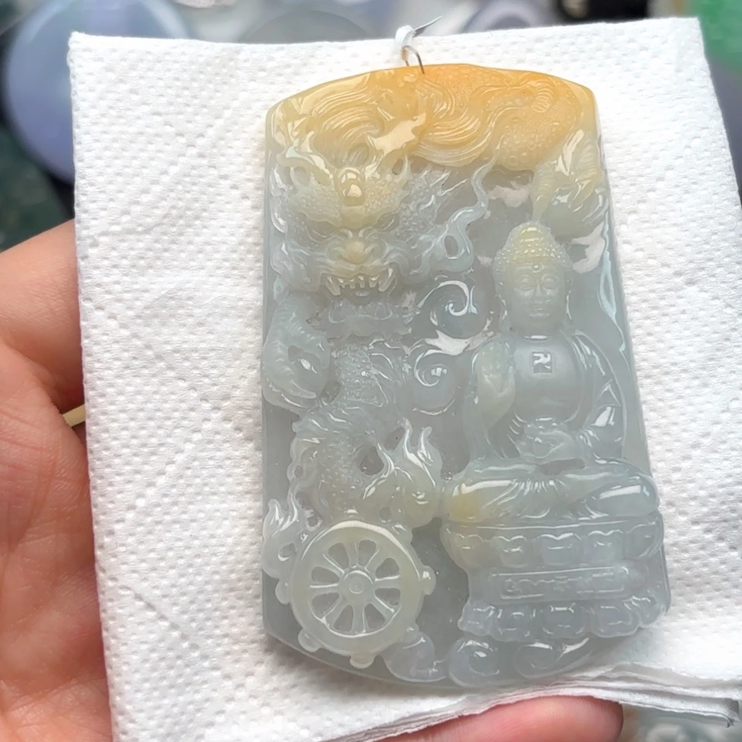 翡翠未镶嵌颈饰佛