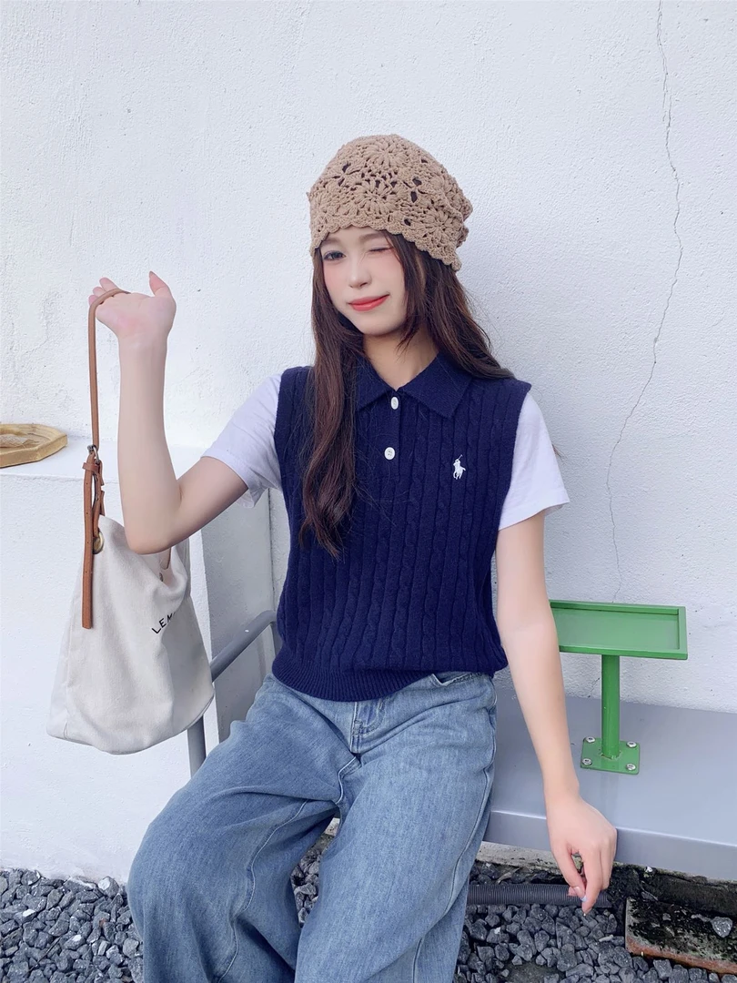 新款POLO领绣花针织背心女士百搭纯色无袖外穿秋季时尚设计感秋冬