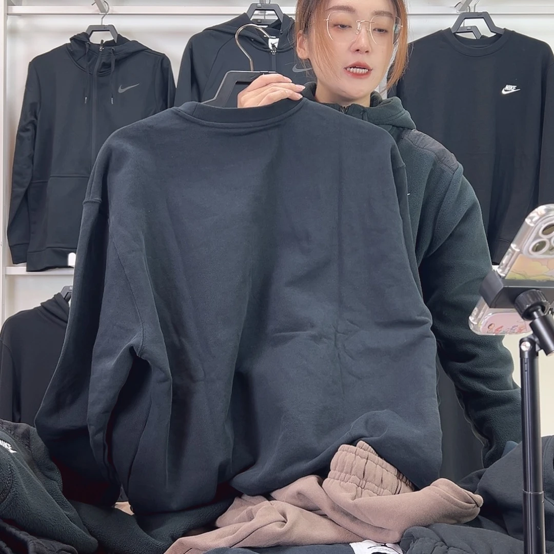 沙****6935卫衣黑XL码不退换150-170