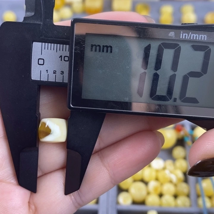 琥珀裸石未镶嵌琥珀蜜蜡2