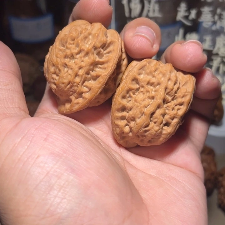 Y***O文玩核桃吊坠37加佛肚油蜡皮