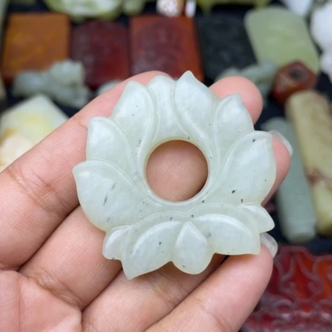 蛇纹石玉未镶嵌颈饰46