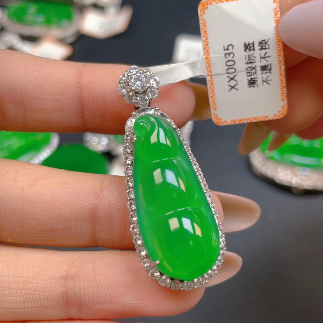 【闪购商品】颈饰银S925镶嵌翡翠翡翠