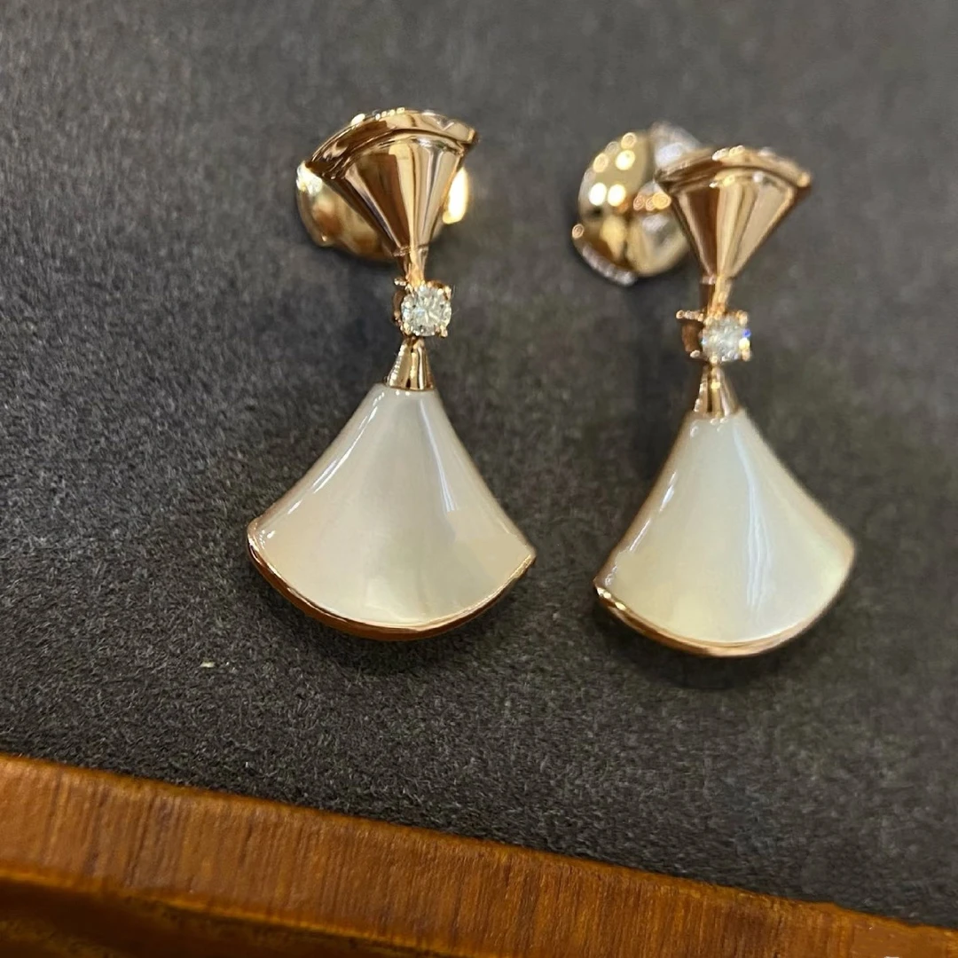 合金耳饰 Drctcy 镀K金 扇形小裙子耳钉白贝简约