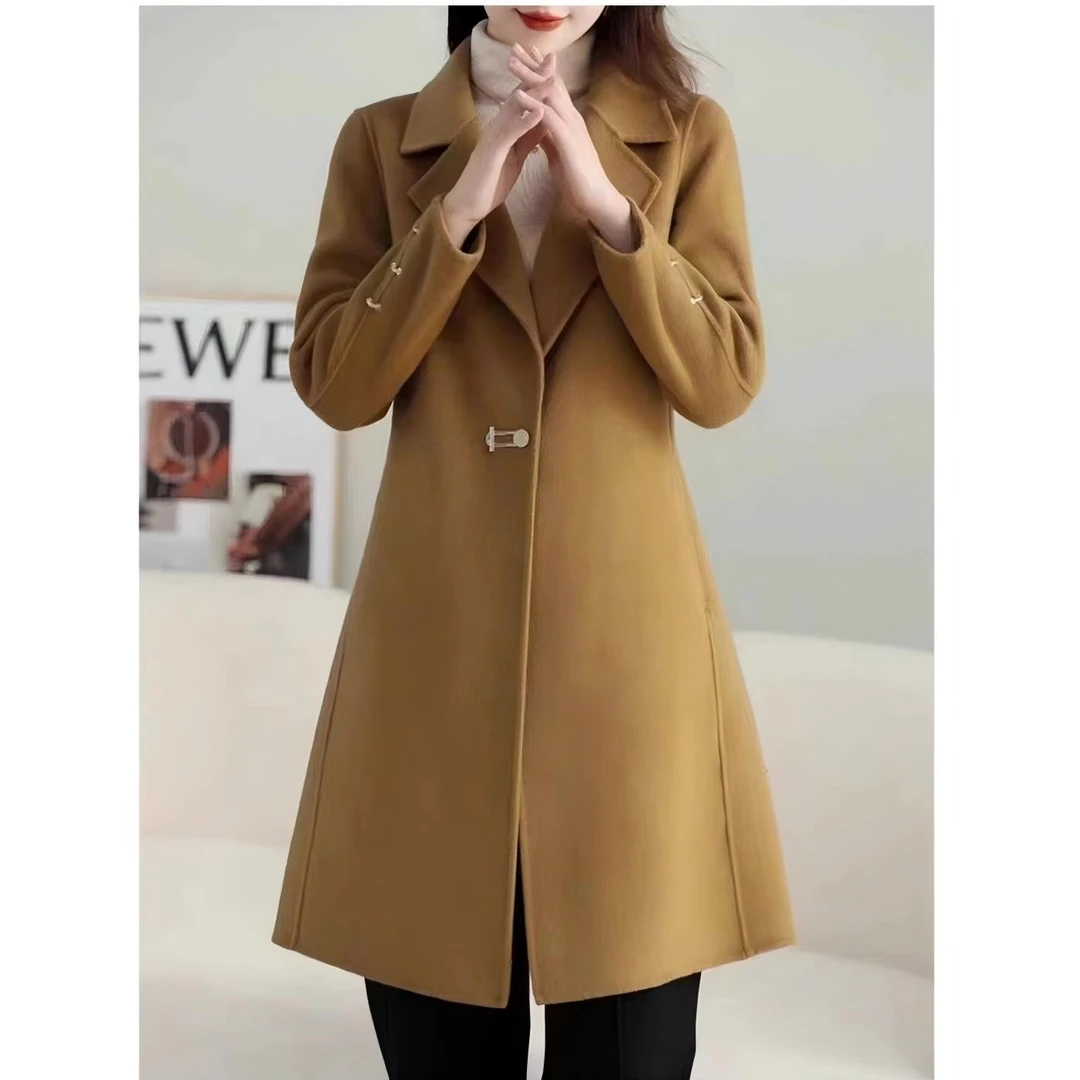 8226 女士简约百搭中长款大衣 三楼