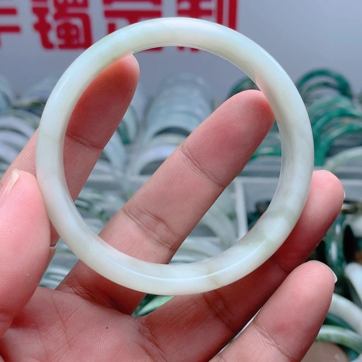 独山玉未镶嵌手镯59